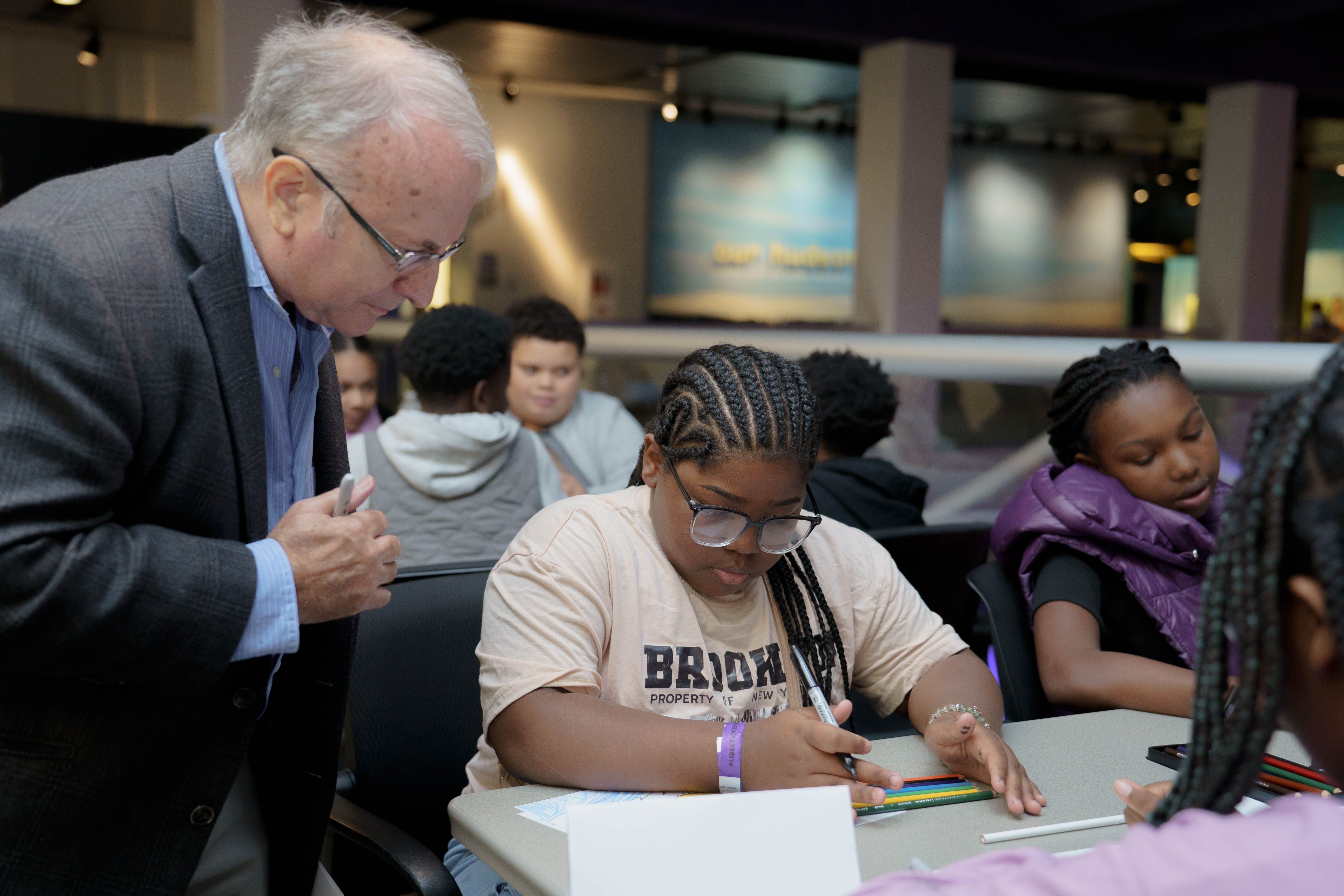 Famed Pixar animator Robert Lence helping students at LSC