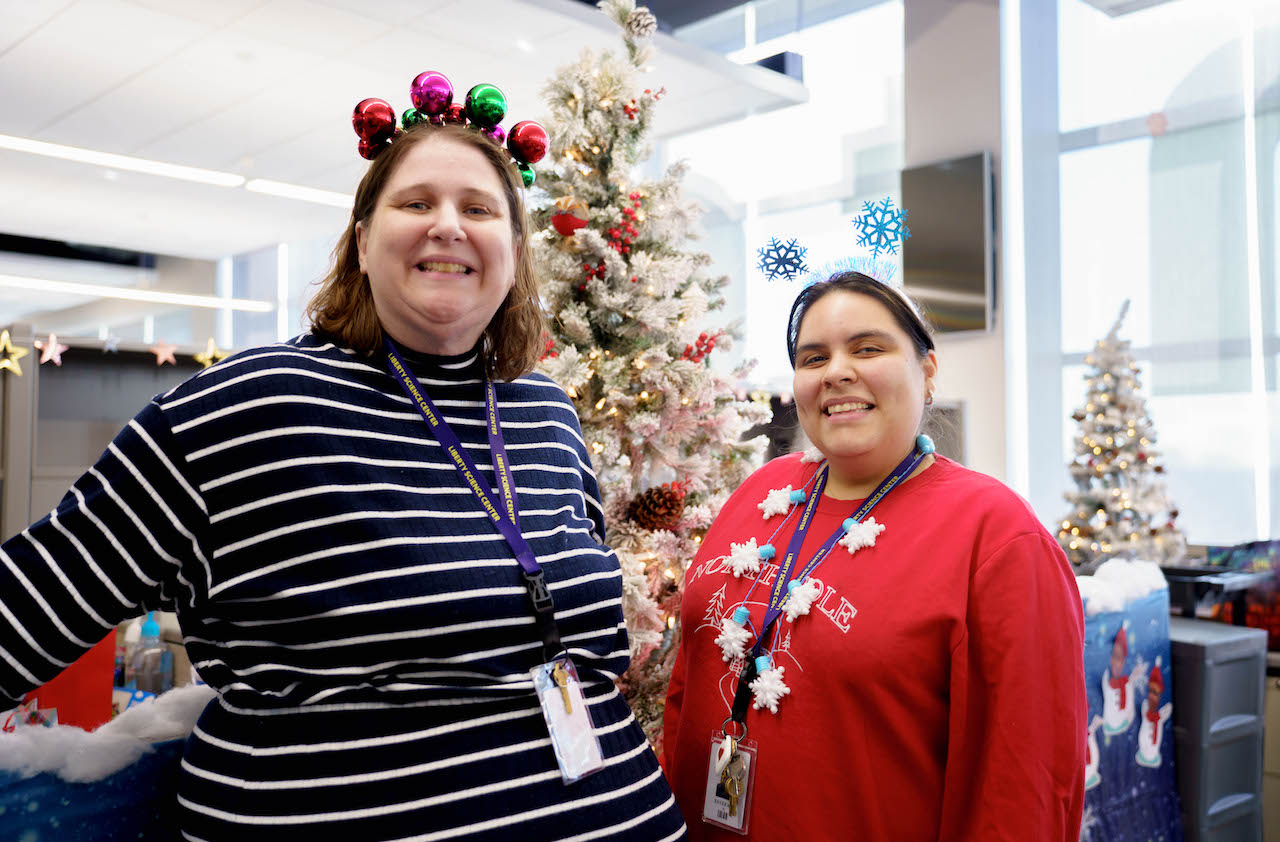 Staff desk decorating contest at LSC