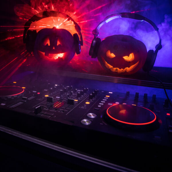 halloween_laser_show_900x900.jpg